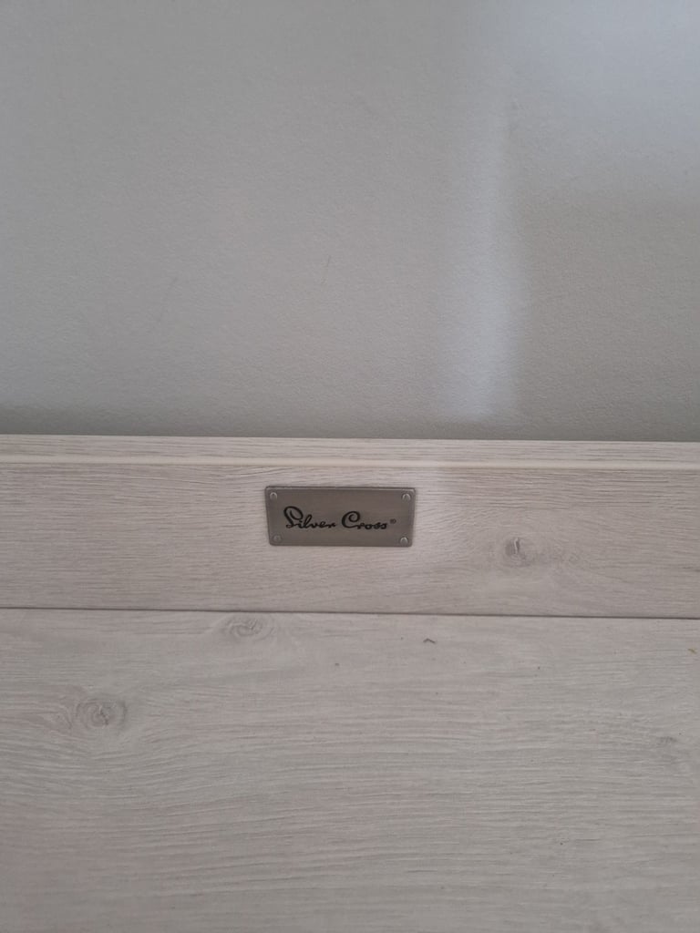 Silver cross cot/bed