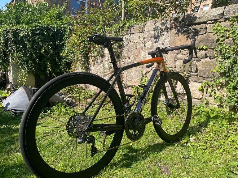Trek Emonda SL7 2021 – Ultegra Di2 – Carbon Smoke/Orange – Size 52cm – Excellent
