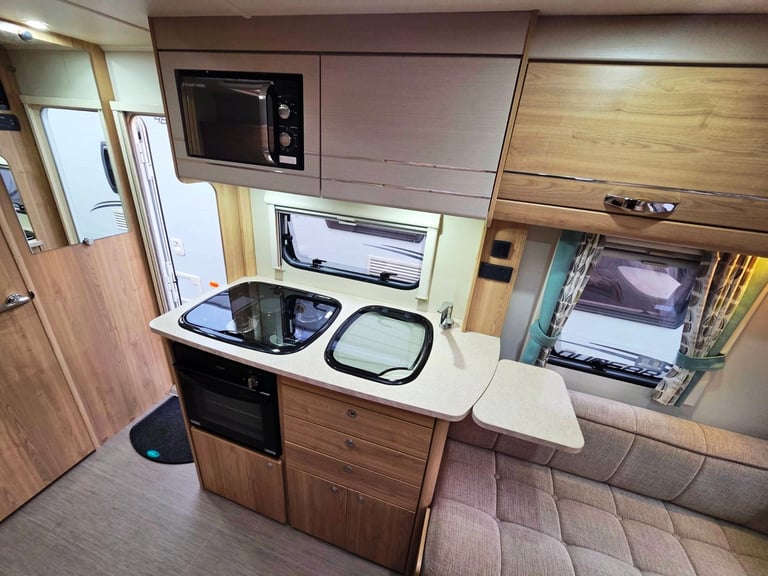 Elddis Xplore 304 2016 Lightweight & Compact 4 Berth Touring Caravan