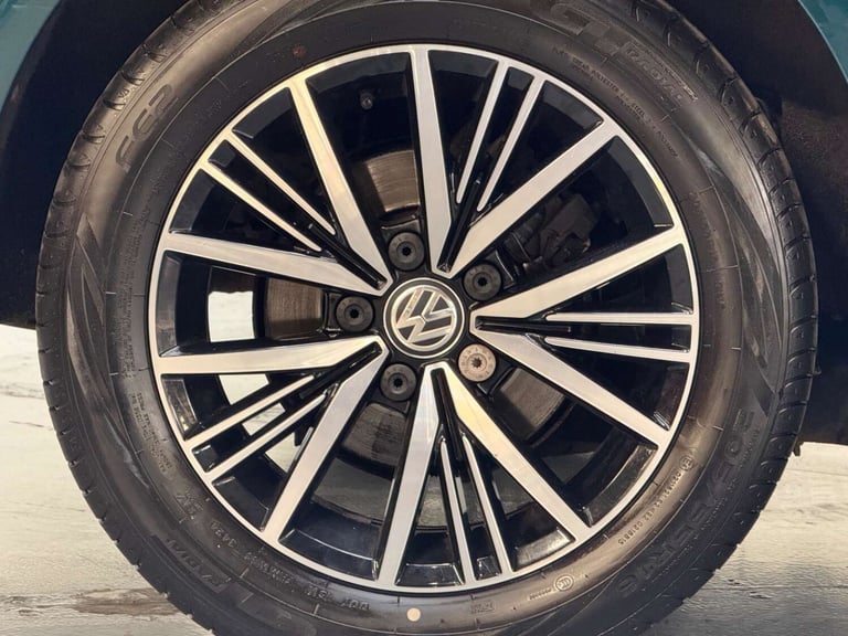 2017 Volkswagen Golf 1.6 TDI BlueMotion Tech SE Nav Euro 6 (s/s) 5dr Hatchback Diesel Manual