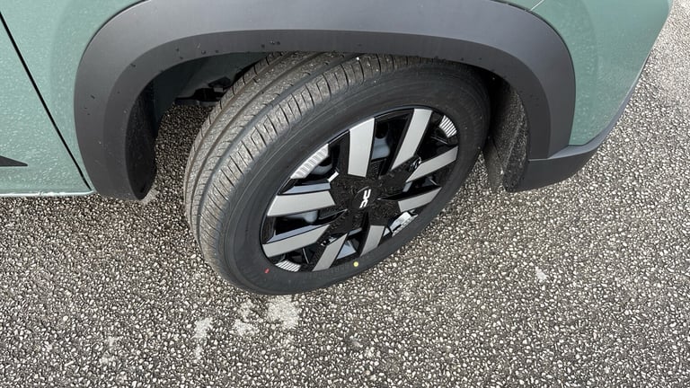 2025 Dacia Spring 27kWh Expression 65 48kW 5dr Auto Electric Hatchback Hatchback Electric Automatic