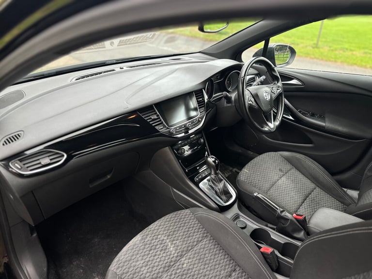 2017 Vauxhall Astra 1.4T 16V 150 SRi Nav 5dr Auto HATCHBACK Petrol Automatic