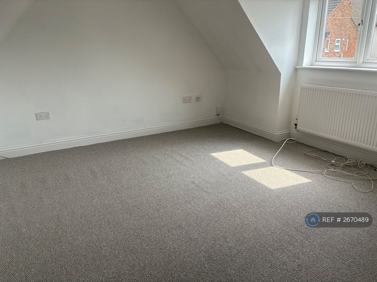 2 bedroom house in Hewlett Road, Cheltenham, GL52 (2 bed) (#2670489)