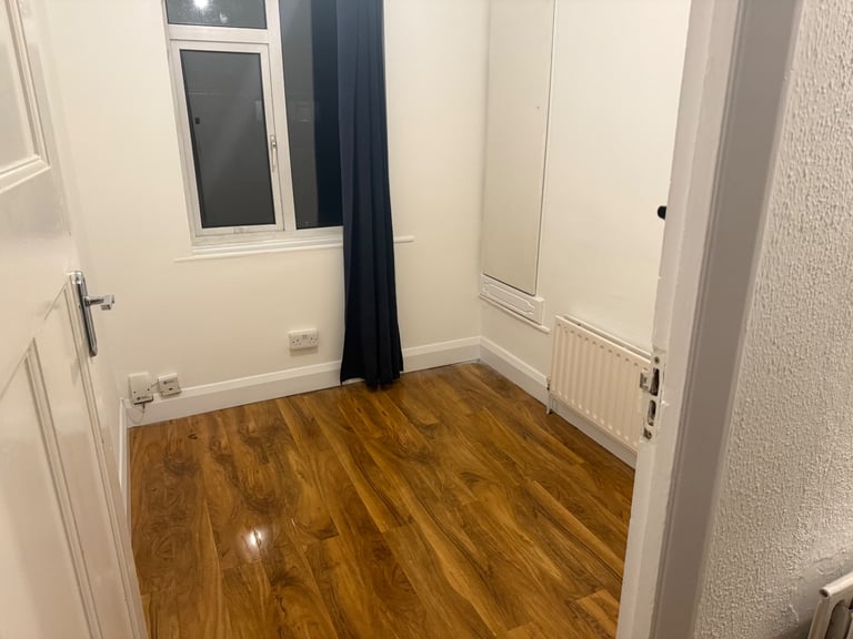 2 Bedroom first Floor Maisonette (Flat) is available to rent in Hayes UB4 