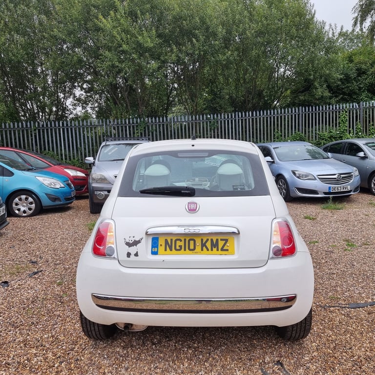 FIAT 500 LOUNGE 1.2 PETROL MODEL YEAR 2010 £35 ROAD TAX PER YEAR& ULEZ FREE LONG MOT GREAT CAR!!!