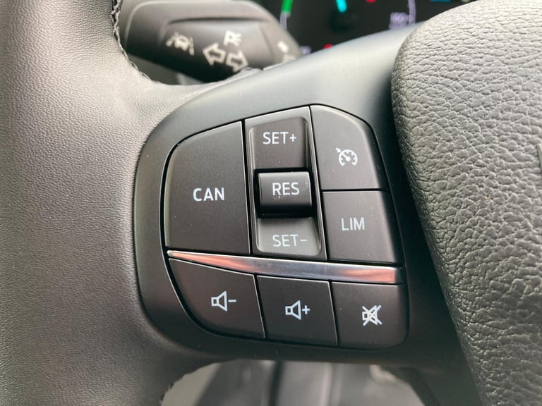 BRAND NEW ELECTRIC Ford E-Transit Trend Van 1.7 68kwh 184ps AUTO Moondust Silver