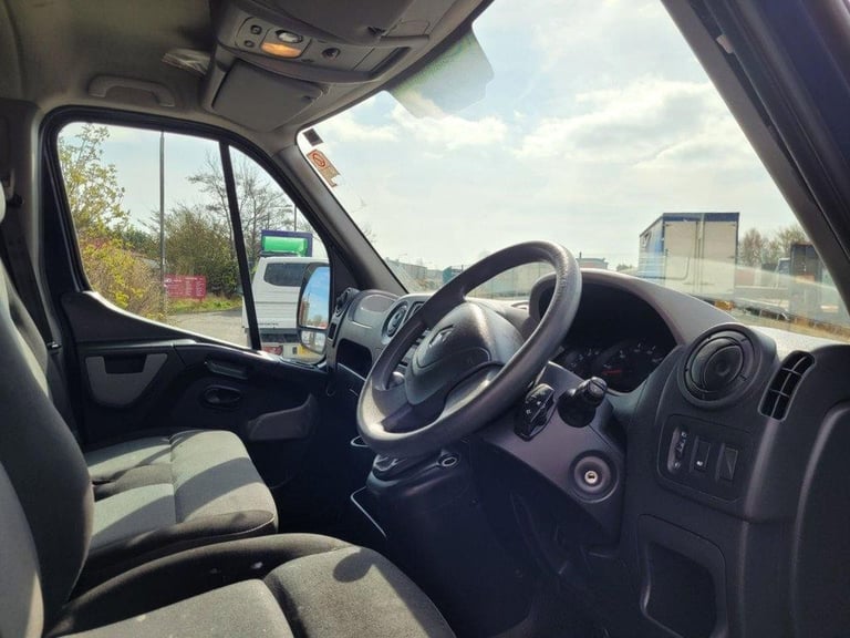 2015 ON 15 PLATE RENAULT MASTER LI35 BUSINESS DCI 125BHP 2300CC BOX VAN TAILLIFT
