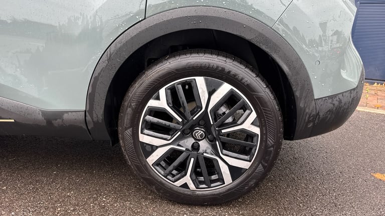 2025 Citroen C4 1.2 PureTech MAX Hatchback 5dr Petrol EAT8 Euro 6 (s/s) (130 ps) Hatchback Petrol...