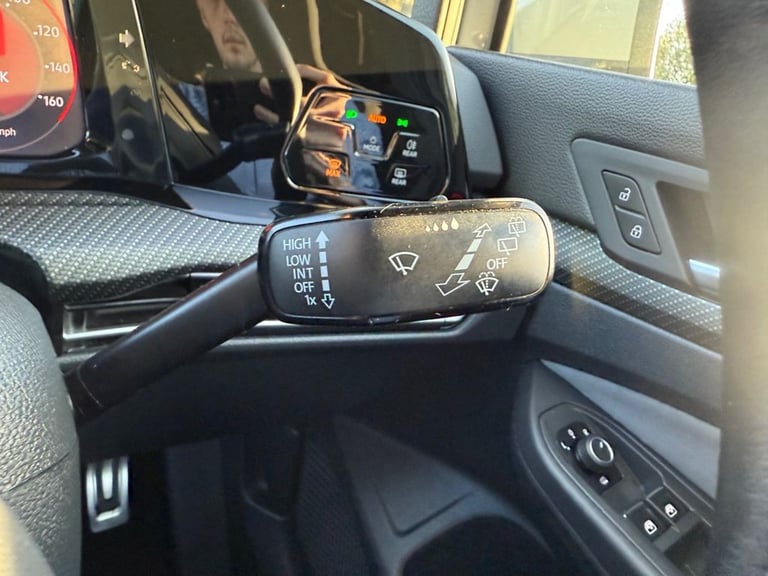 2023 23 VOLKSWAGEN GOLF 1.5 TSI R-LINE HATCHBACK 5DR PETROL MANUAL EURO 6 (S/S) 