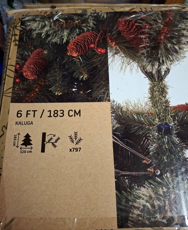 6' Artificial Christmas tree 