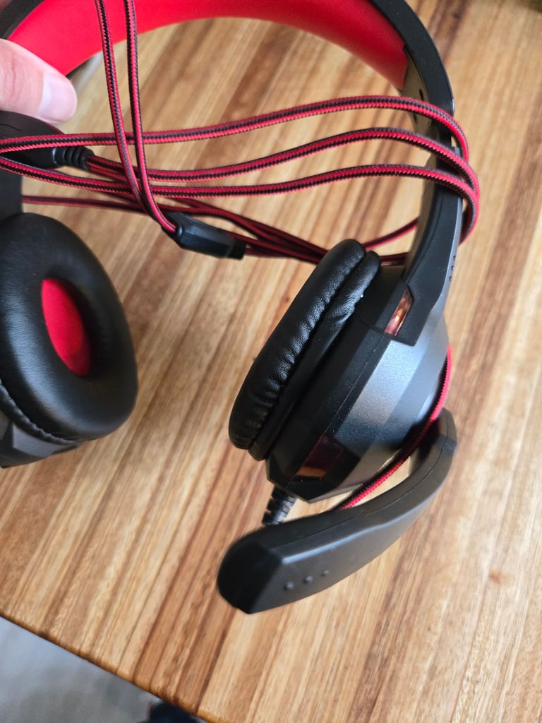 Gaming head set for ps5/ xbox/ pc