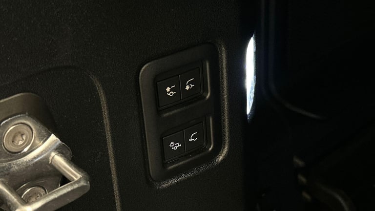 2025 Land Rover Defender 110 3.0 D350 MHEV X-Dynamic SE SUV 5dr Diesel Auto 4WD Euro 6 (s/s) (350...