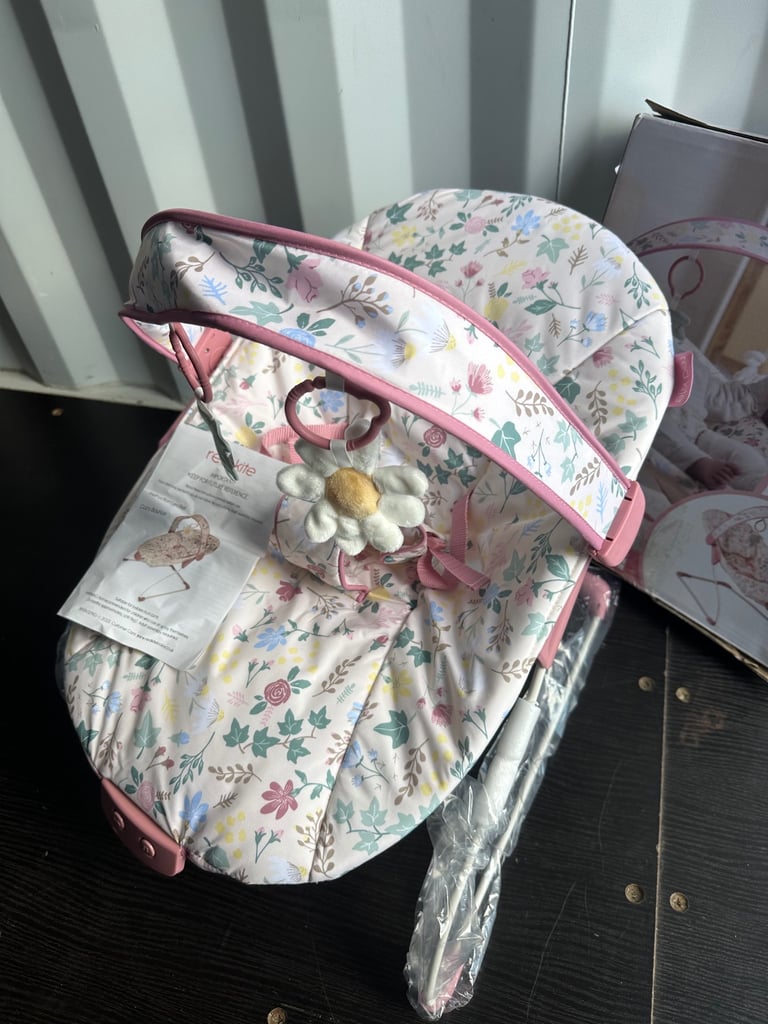 Red Kite Cozy Bounce Musical Baby Bouncer Rose and Ivy 0+ Months