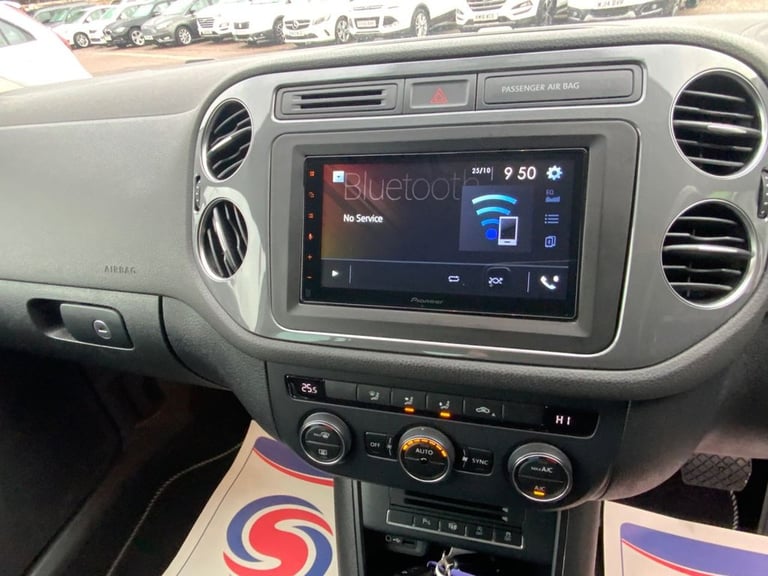 2015 Volkswagen Tiguan 2.0 TDI BlueMotion Tech Match Edition SUV 5dr Diesel DSG 4WD Euro 6 (s/s) ...