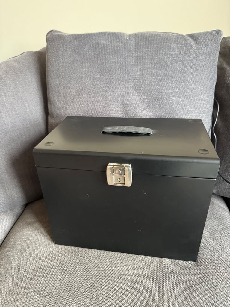 Portable small filing cabinet