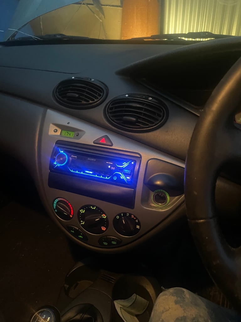 Ford, FOCUS, Hatchback, 2001, Manual, 1796 (cc), 5 doors