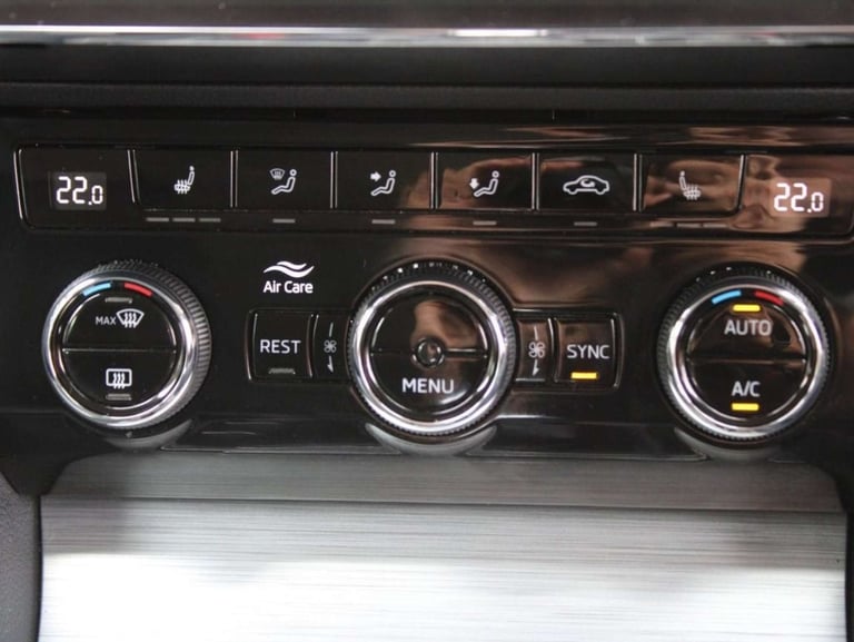 2020 Skoda Superb 1.5 TSI SE Technology AUTO ESTATE Estate Petrol Automatic