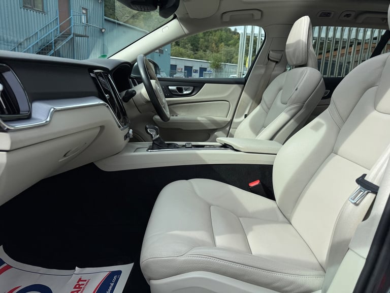 2019 Volvo V60 2.0 D4 Momentum Pro Estate 5dr Diesel Auto Euro 6 (s/s) (190 ps)