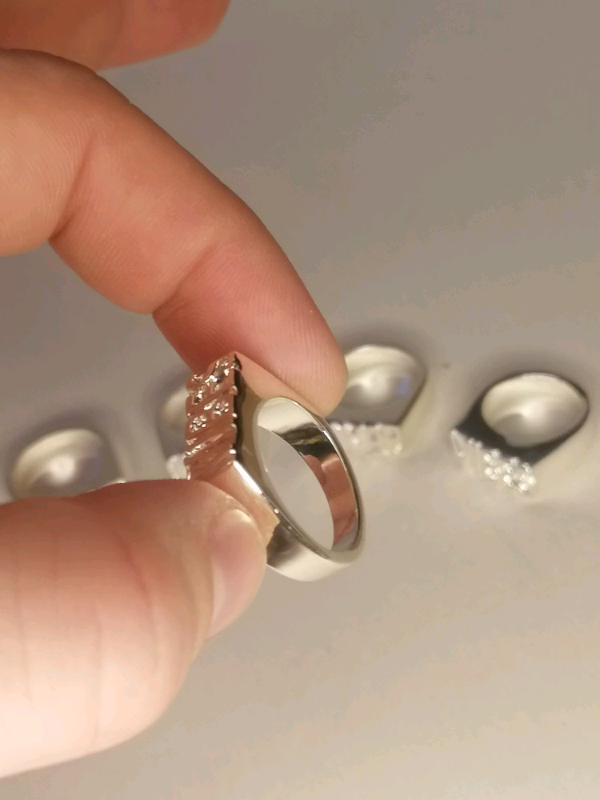 6x mans rings for £8. Brand new. 