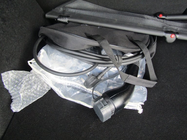 2024 Ford Kuga 2.5 PHEV ST-Line X 5dr CVT - 20'' Alloys / Tech Pack / Huge saving VS New Estate P...