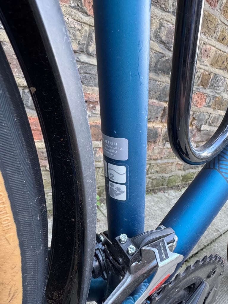 Raleigh Strava City Hybrid Bike - 50cm - Excellent Condition (Original Owner) 