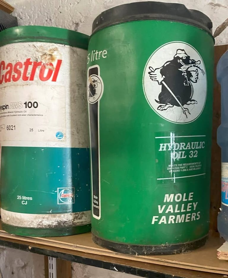 20ltr drum of hydraulic oil 32 mole valley