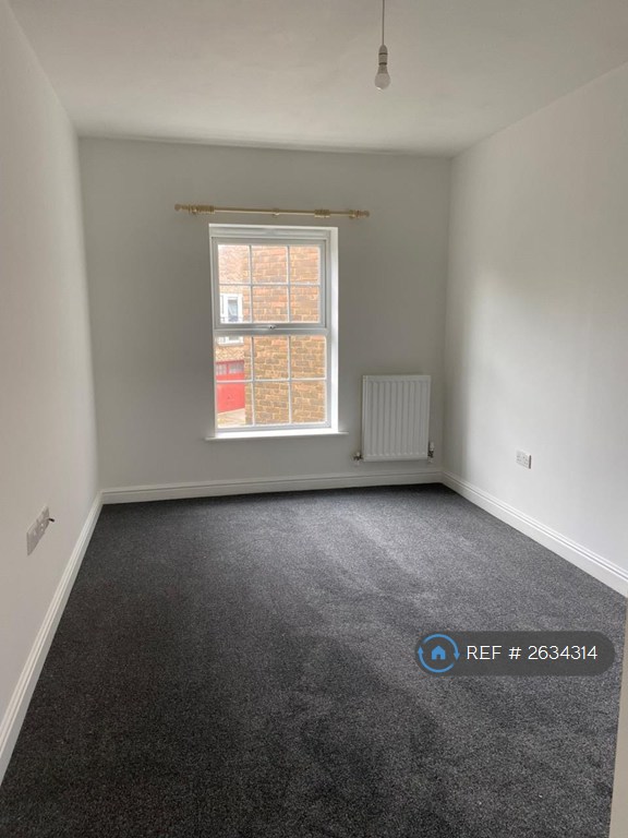 2 bedroom flat in Duncannon Place, Greenhithe, DA9 (2 bed) (#2634314)