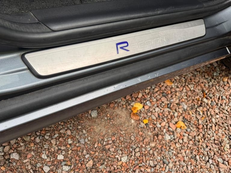 2016 65 VOLVO XC60 2.0 D4 R-DESIGN LUX NAV SUV 5DR DIESEL AUTO EURO 6 (S/S) (190