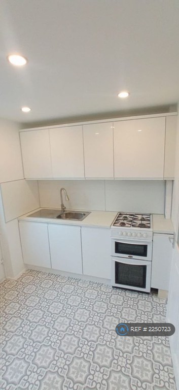 3 bedroom house in St. Leonards Walk, Coventry, CV8 (3 bed) (#2250723)