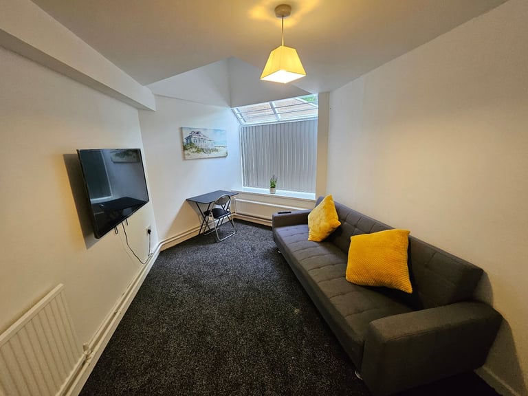 Furnished 1 BR Apt. in Liverpool