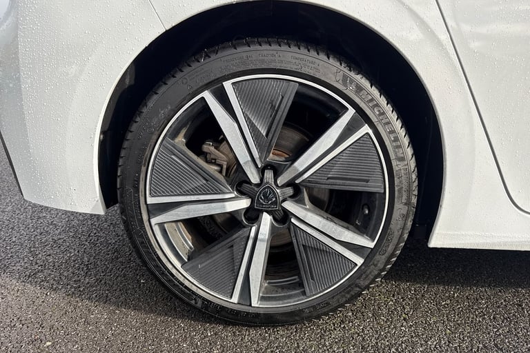 2024 Peugeot 308 1.6 12.4kWh GT e-EAT Euro 6 (s/s) 5dr Hatchback PETROL/ELECTRIC Automatic