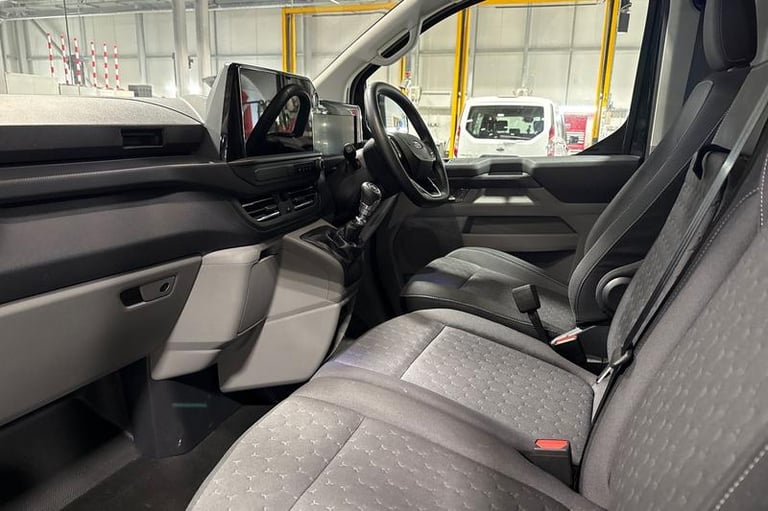 2025 Ford Transit Custom 280 Limited L2 LWB FWD 2.0 EcoBlue 136ps Low Roof, CRUISE CONTROL, AIR C...