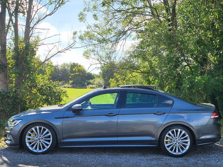 2016 Volkswagen Passat 2.0 TDI BlueMotion Tech R-Line Saloon 4dr Diesel Manual