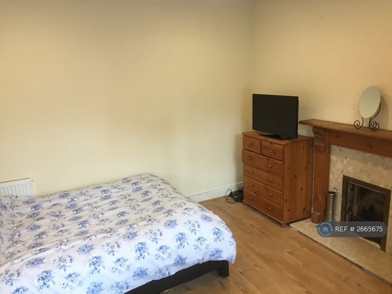 5 bedroom house in Abbott Road, Bournemouth, BH9 (5 bed) (#2665675)