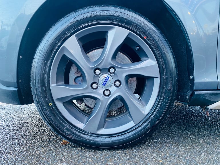 2013 Volvo V40 Cross Country 1.6 D2 Lux Nav Hatchback 5dr Diesel Manual Euro 5