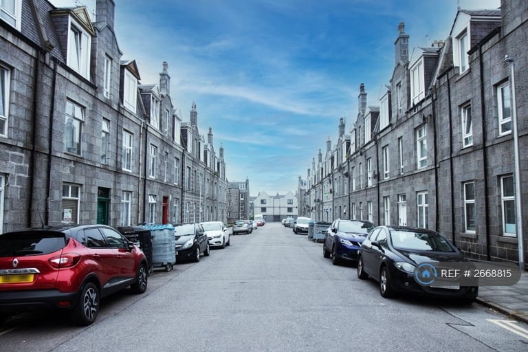 2 bedroom flat in Elmbank Road, Aberdeen, AB24 (2 bed) (#2668815)