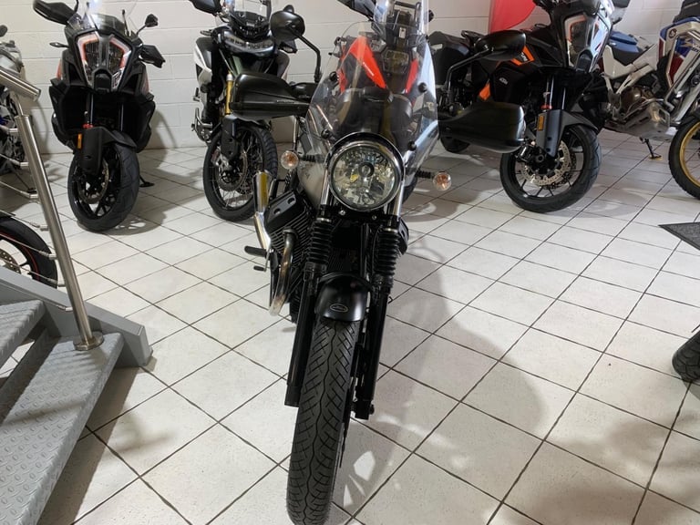 Moto Guzzi V7 Stone 2016