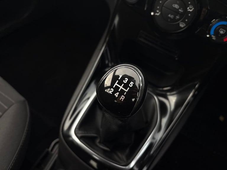 2013 Ford Fiesta 1.25 82 Zetec 5dr Hatchback PETROL Manual