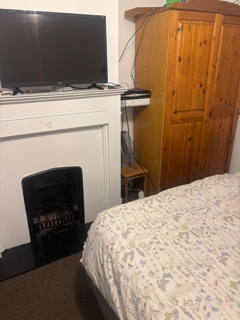 Spacious & Cosy Double Room for Rent AT UB7 9HN