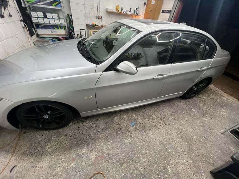 BMW, 3 SERIES, Saloon, 2007, Manual, 1995 (cc), 4 doors