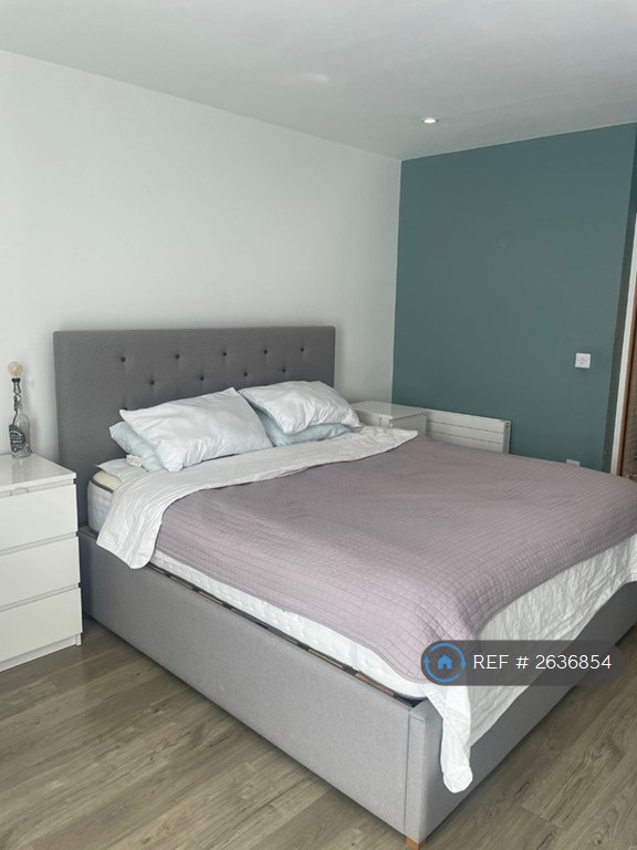 2 bedroom flat in Station Approach, London, SE26 (2 bed) (#2636854)
