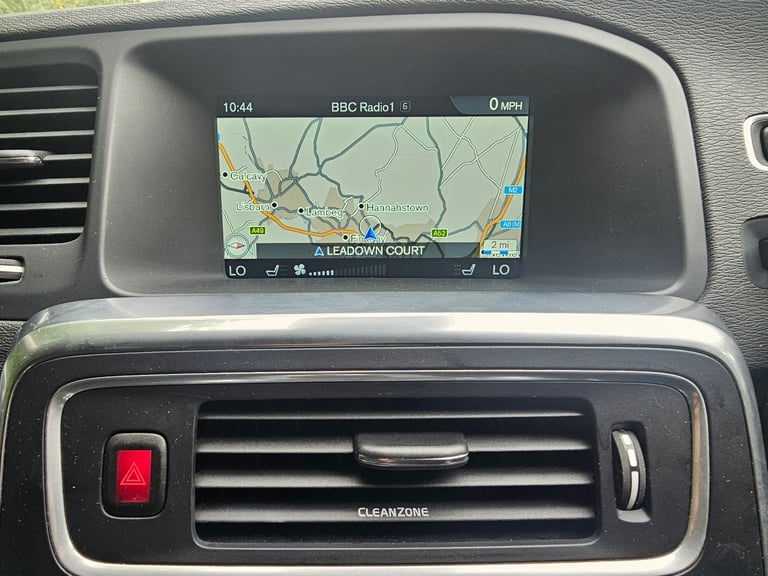 VOLVO V60 CROSS COUNTRY 1 OWNER LUX NAV FVSH LIKE 4WD 4X4 ALL ROAD ESTATE V70 V40