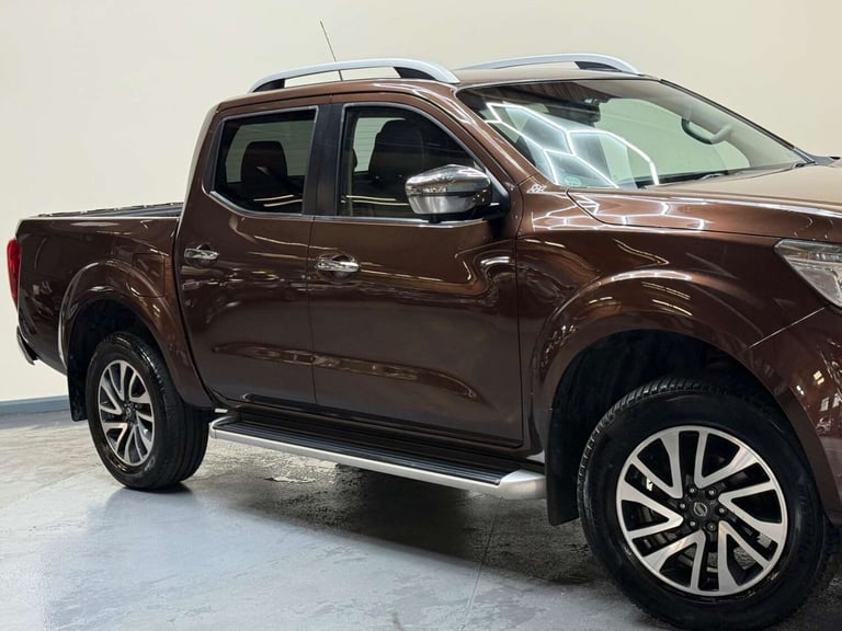 2016 Nissan Navara Double Cab Pick Up Tekna 2.3dCi 190 4WD Auto PICK UP DIESEL Automatic