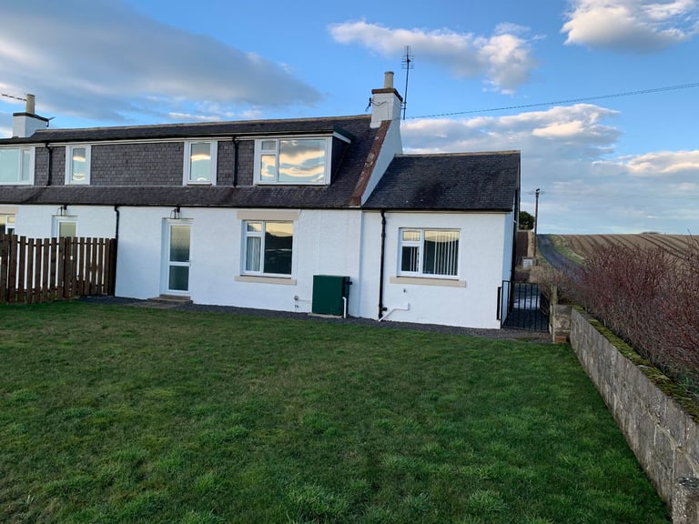 Rural 3 bedroom semi-detached cottage King Edward