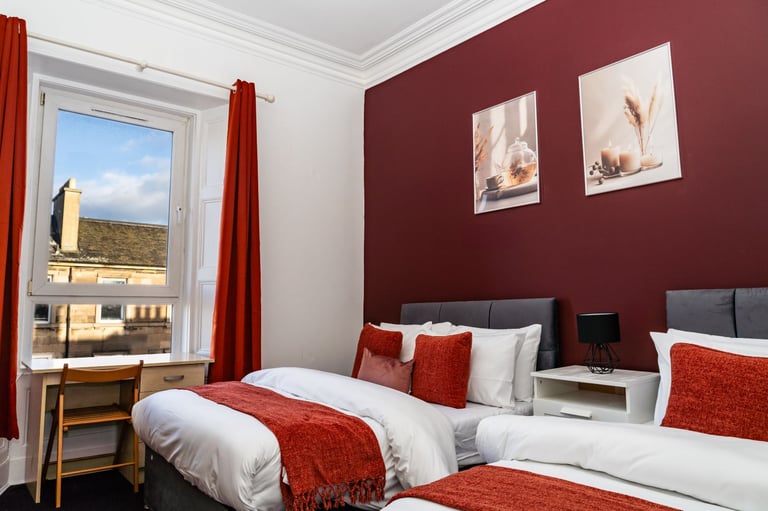 Fully Furnished  3 bed room in Leith EH6 £650-£700