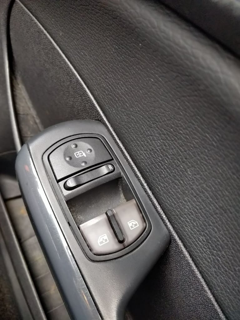 Vauxhall, CORSA, Hatchback, 2012, Manual, 1229 (cc), 5 doors