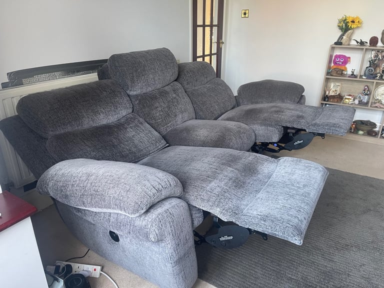 Recliner sofa