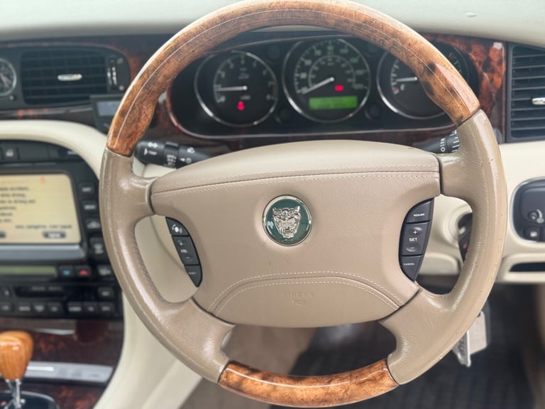2003 Jaguar XJ XJ6 3.0 V6 SE 4dr Auto SALOON Petrol Automatic