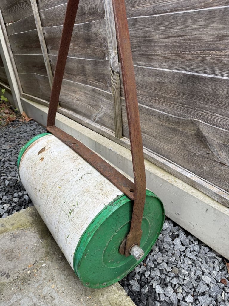 Garden roller