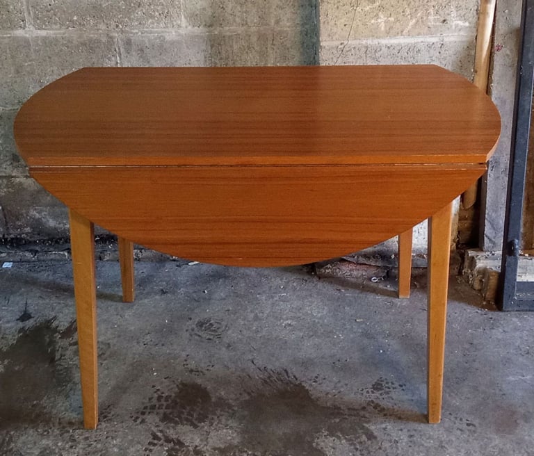 Drop leaf table 